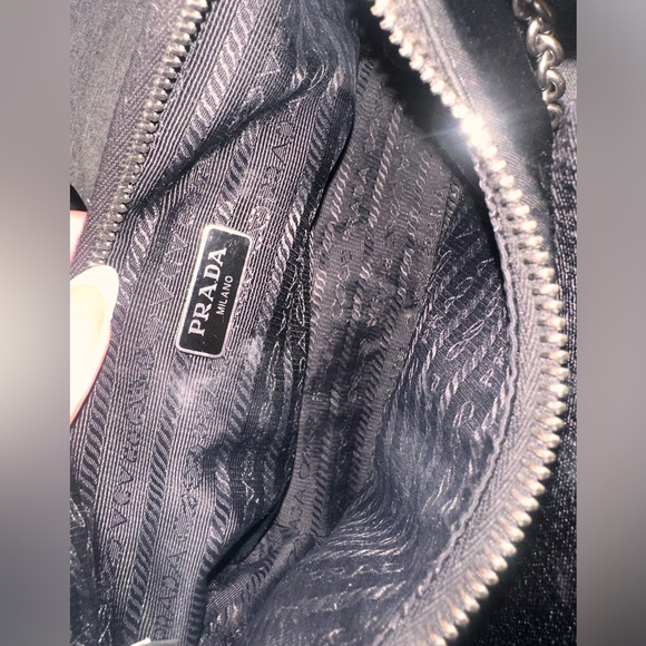 PRADA RE-EDITION 2005 NYLON BAG - Picture 4 of 5